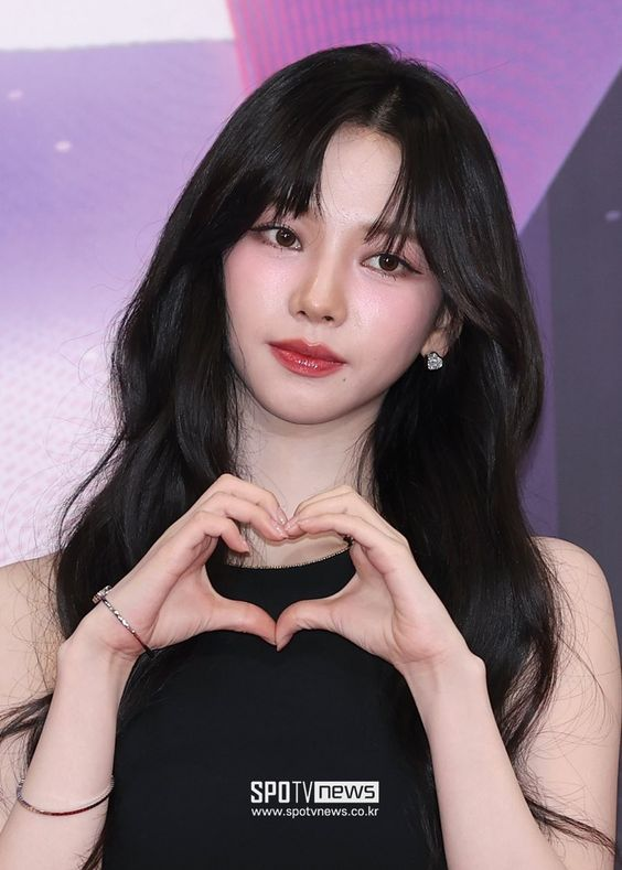 <a href="/Salngmin/">Moon</a> <a href="/Chaserstory/">★</a> <a href="/Hacetory/">Hacetory</a> <a href="/laoirei/">𖥧</a> <a href="/seungmtin/">𝓢eungmin .ᐟ</a> "Dan saya Elodie selaku partner mc gadang {moses} pamit undur diri. Selamat istirahat semuanya!"