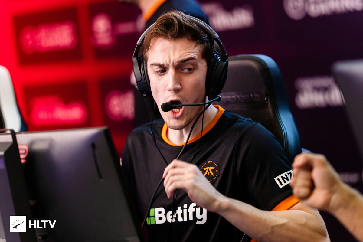 aunniCS's tweet photo. 2eme side d'inferno entre @FNATIC et @9zTeam 

C'est chasse et pêche 💘

--------> https://t.co/L72edQbtD4 https://t.co/9wXiXBqQ4T