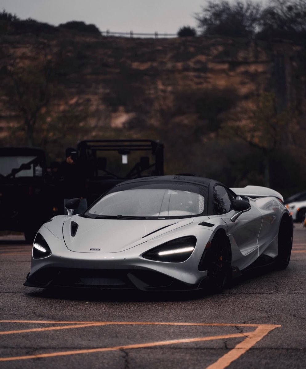 LuxuryCars365's tweet photo. https://t.co/8KlNWzot0H