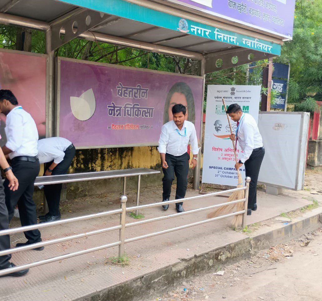 The IITTM and Indiatourism offices, under the Ministry of Tourism, are actively engaged in #SpecialCampaign4 demonstrating our commitment to #CleanIndia .Our collective aim is to foster a cleaner and more efficient tomorrow! 🌱✨

#SwachhBharat #SwachhataHiSeva #SHS2024