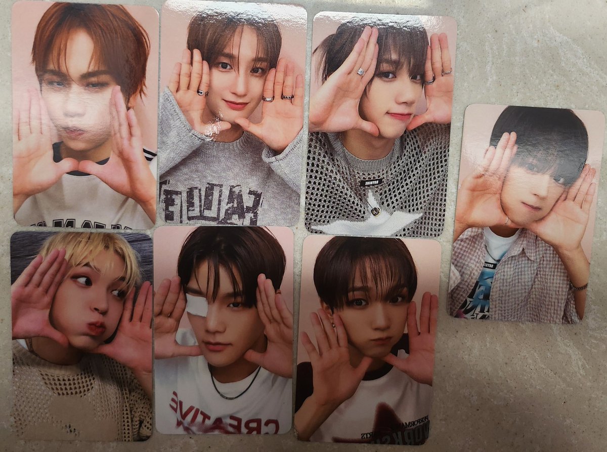 dakbichego65864's tweet photo. 다크비 에버라인 영통 해는떴어ver.
기분이 우울할 땐 반짝이는 다크비보시길🫠 https://t.co/YeEXtluT7p