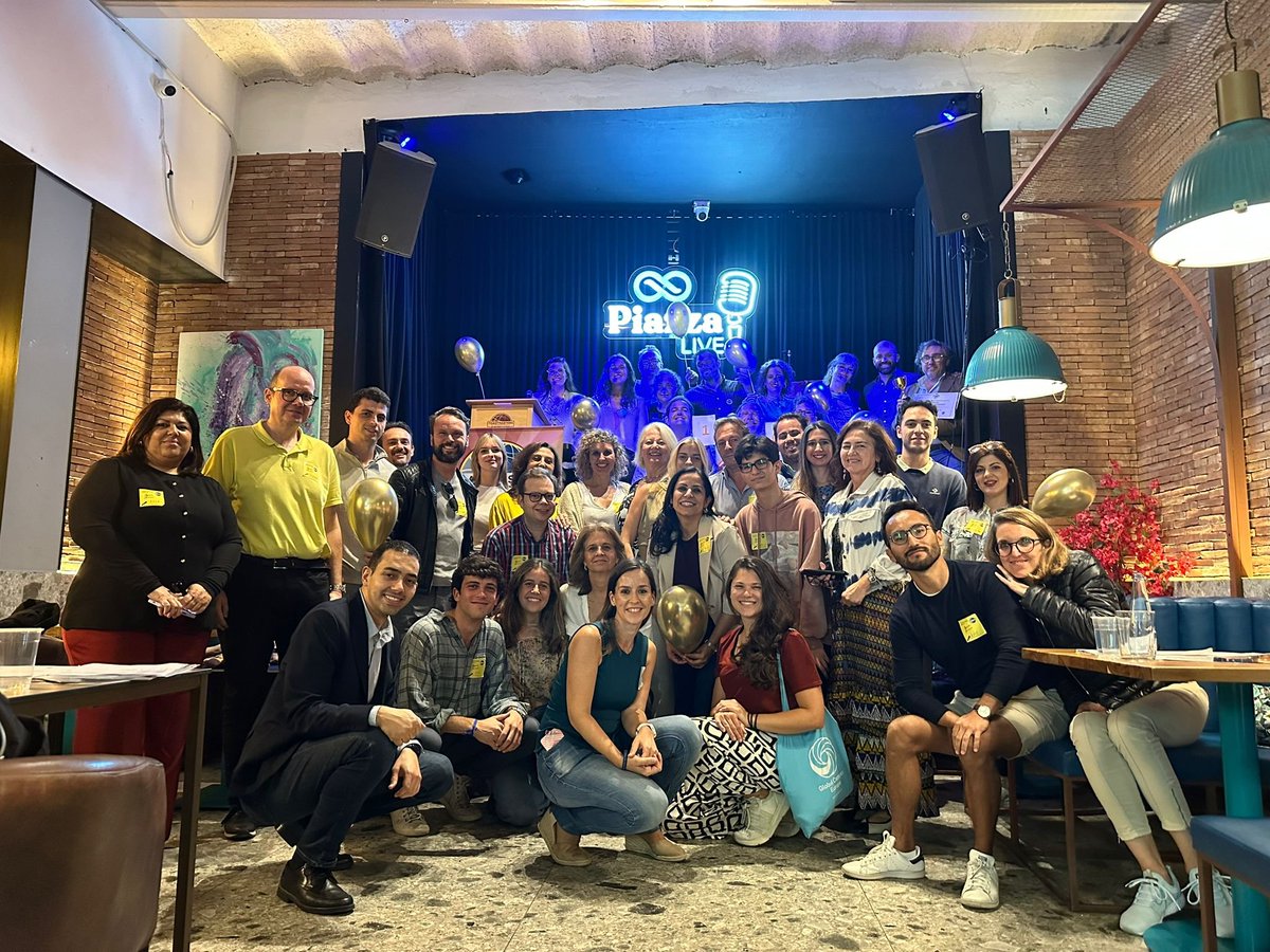 Lleno total en nuestra sesión de puertas abiertas de <a href="/tmsevilla/">Toastmasters Sevilla</a>. Un lujo haber sido la maestra de  ceremonias. 
#toastmasters
#Liderazgo #comunicación #WhereLeadersAreMade