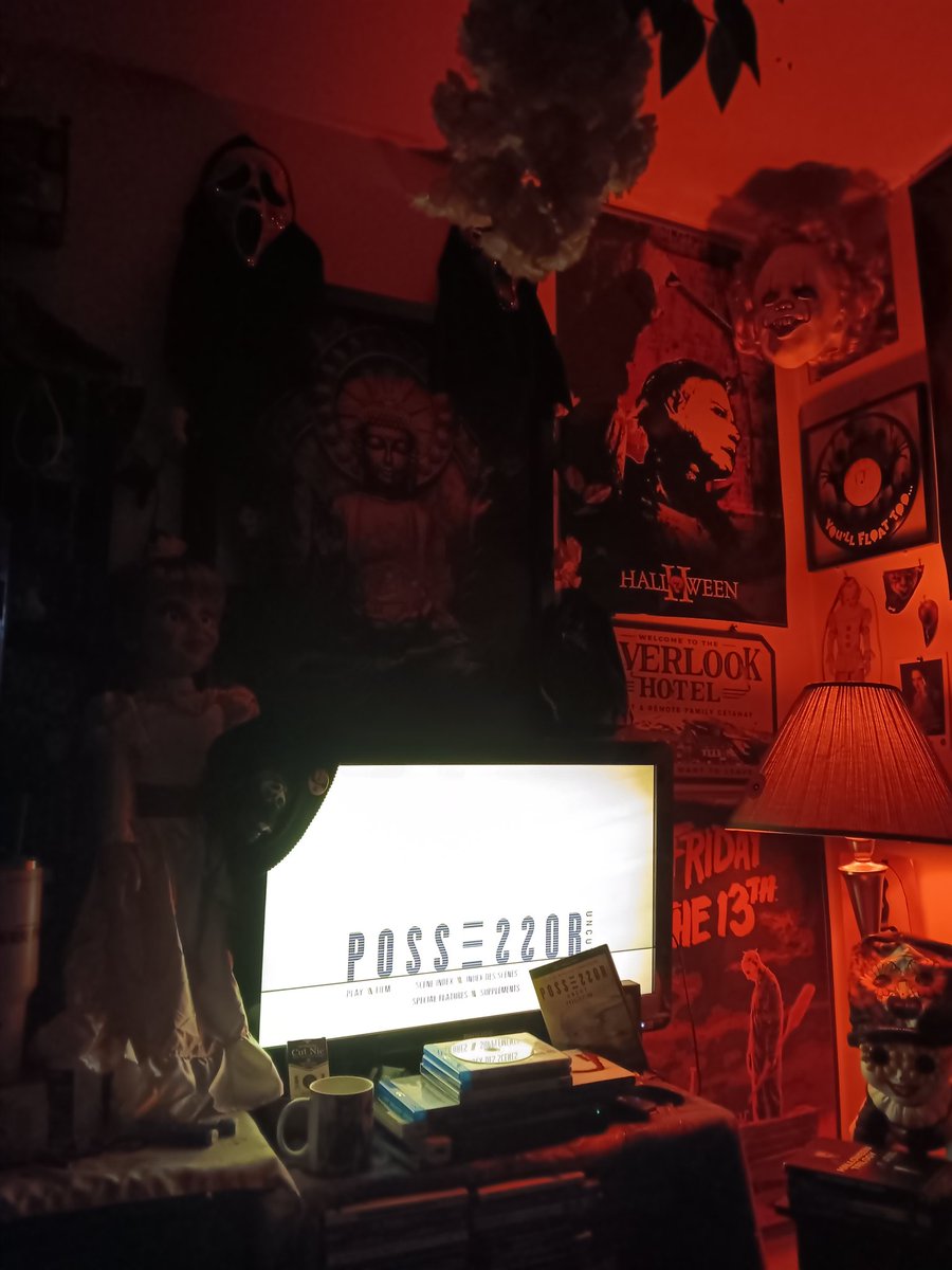 lana_drop's tweet photo. Well, movie 2 of day 22 of my #31DaysOfHorror #31DaysOfHalloween. I am #NowWatching #nw #Possessor I have never seen this movie before, who has and what did your rate it? I hope it is good. #HorrorCommunity #horrorfamily #horrorfreaks #horrorfriends https://t.co/KAp3HWyPqJ