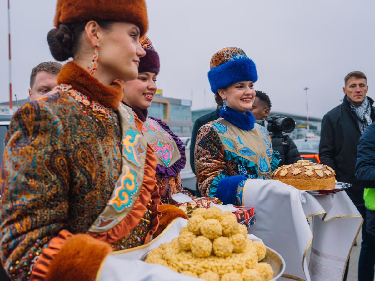 PMEthiopia's tweet photo. Prime Minister Abiy Ahmed and First Lady Zinash Tayachew accompanied by a ministerial delegation arrival in Kazan, Russia ahead of the BRICS Summit.

#PMOEthiopia https://t.co/tdlSrULq5M