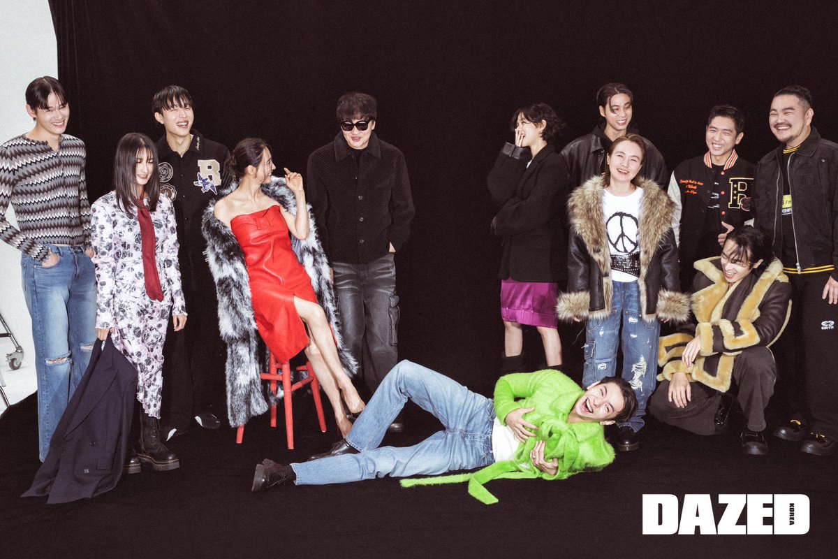 namjhyuns's tweet photo. DAZED goes all out for #LoveInTheBigCity making a photoshoot with the entire cast and crew behind the kdrama.
#NamYoonSu, #JungChanYoung, #DoYu, #LeeHyunSoo, #LeeSooKyung, #KwonHyuk, #KimTaeJung, directors #HurJinHo, #HongJiYoung, #SonTaeGyum, #KimSeIn & writer #ParkSangYoung. https://t.co/ySvcJUlTUm