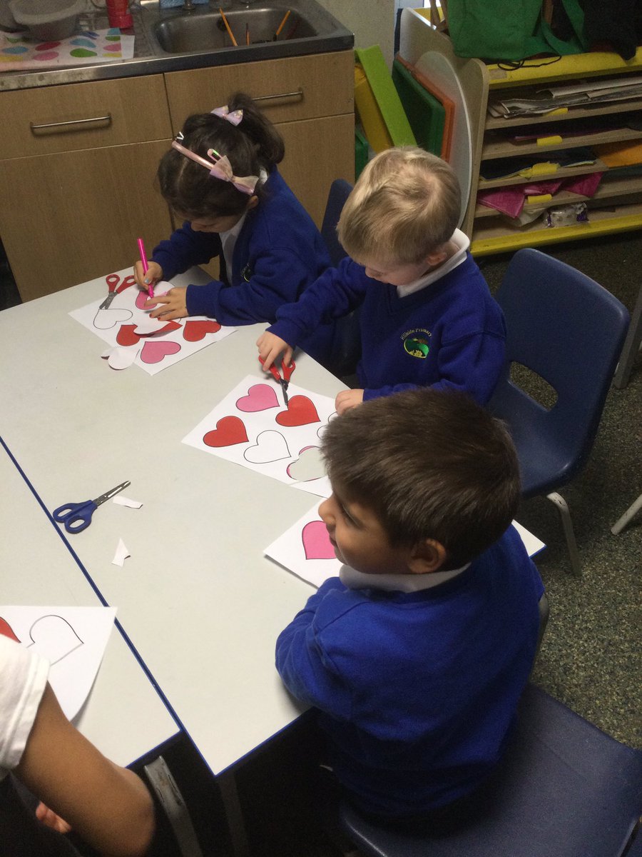 HillsideRec's tweet photo. Today we enjoyed our first assembly in the hall, all about kindness! We created little kindness cards to thank someone for their kindness! @52Lives https://t.co/BpWbZdaI6N