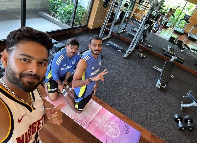 decent_dk1234's tweet photo. Ahead of 2nd Test
Rishabh Pant and Axar Patel is working hard in Gym.
West wishes #2nd_Test #INDvsNZ https://t.co/TmuFQDR86i