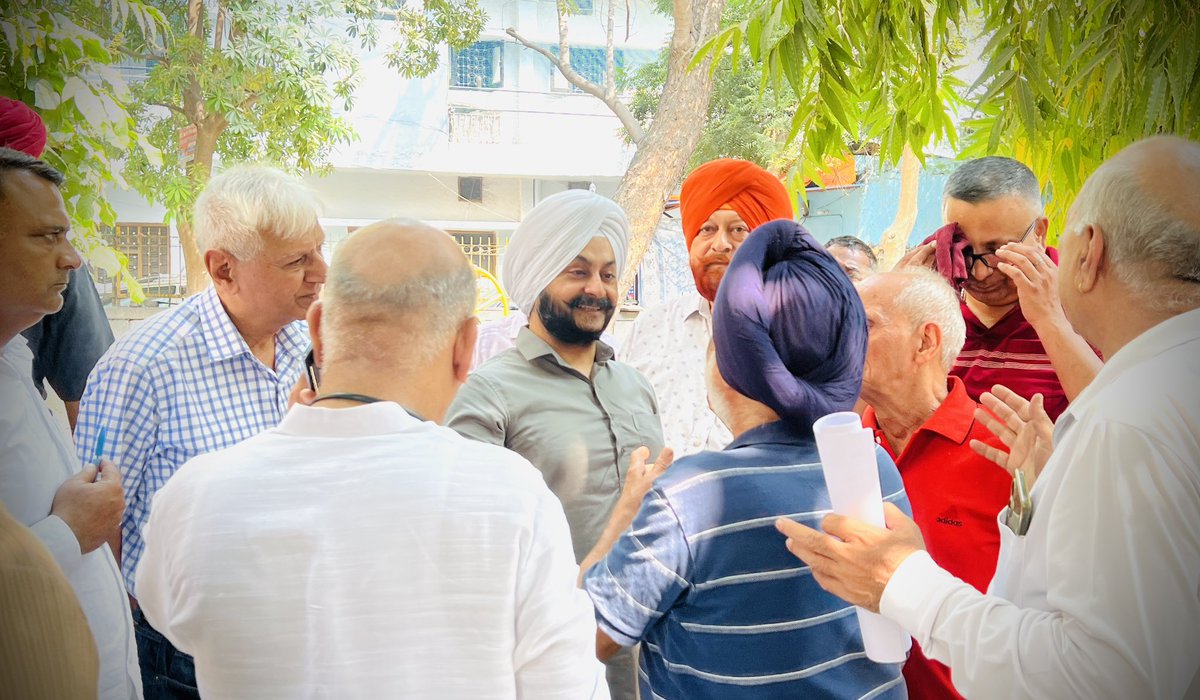 JarnailSinghAAP's tweet photo. आज 21, 22 ब्लॉक तिलक नगर व तिलक नगर मार्किट में निरीक्षण कर लोगों की समस्याओं को सुना और उन पर तुरंत कार्रवाई के संबंधित विभागों को निर्देश दिए..
आपकी सेवा में सदैव समर्पित
आपका अपना
जर्नैल सिंह
विधायक, तिलक नगर
#TilakNagarDevelopment #PublicForProgress #MLAAtYourDoor
@ArvindKejriwal @AamAadmiParty @AtishiAAP