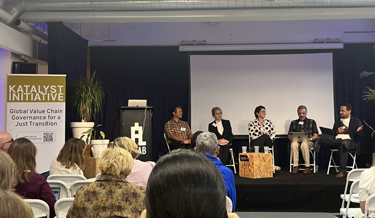 DigiChain (@_digichain) on Twitter photo #DigiChain explores on-the-ground practices of digital tools in value chains:
Robert Bwana (<a href="/ABS_UvA/">UvA Amsterdam Business School</a>) shares research on the introduction of 'worker-voice' tech in GVCs in Sub-Saharan Africa
Hosted by <a href="/Katalyst_Init/">Katalyst Initiative</a> & <a href="/UvA_AISSR/">AISSR (no longer active on X)</a>, full program: tickettailor.com/events/katalys… #DigiChain explores on-the-ground practices of digital tools in value chains:
Robert Bwana (<a href="/ABS_UvA/">UvA Amsterdam Business School</a>) shares research on the introduction of 'worker-voice' tech in GVCs in Sub-Saharan Africa
Hosted by <a href="/Katalyst_Init/">Katalyst Initiative</a> & <a href="/UvA_AISSR/">AISSR (no longer active on X)</a>, full program: tickettailor.com/events/katalys…