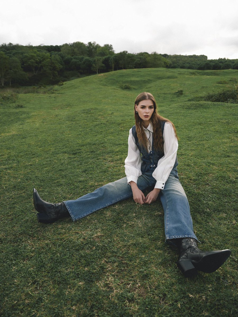 Western Serenade // Denim yelekler, sıcak tonlar, doğanın tam içinden..