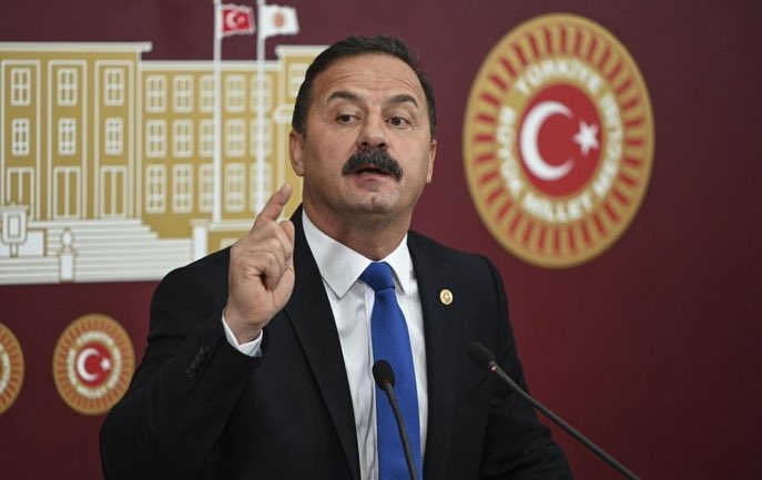 Yavuz Ağıralioğlu:

“Milletin umudu sönmesin diye şehit olmuş evlâtlarımızın üstüne yemin olsun ki; değil terörist başının Gazi Meclise girmesi, ona selam duranları da Milletin Meclisi'ne sokmayacağız!”