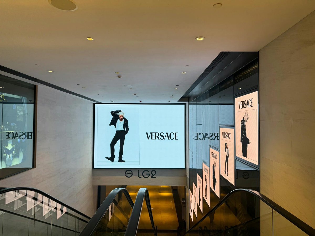 TammyRabby's tweet photo. งานโปรโมทที่จริงใจ 🥰
#CaiXukun #Kun
#VersaceIcons
#VersacexKun https://t.co/qoMN0sV7OP