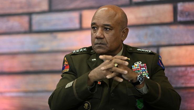 Despite Russia's catastrophic casualty rate—as many as 1,000 soldiers per day—amid its war of aggression in Ukraine, its threat to Europe remains robust and demands a concerted <a href="/NATO/">NATO</a> response, the commander of #USAREURAF said at #AUSA2024.

Read more 👇 

ausa.org/news/army-euro…