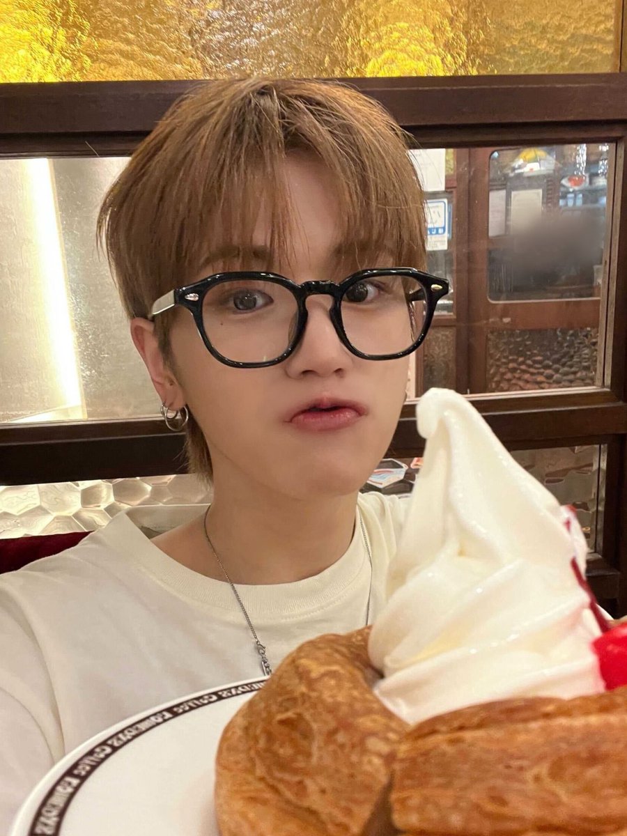 2R_woo's tweet photo. 이리우 너 진짜 그만해 https://t.co/BjCj59EM85