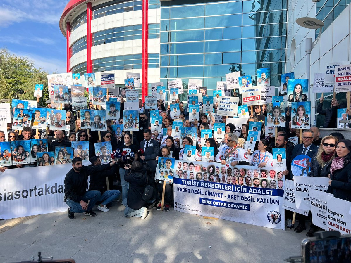 Adalet için Adıyaman’dayız. İçimiz kan ağlıyor. Herşeyden evvel onbinlerle birlikte biz burada evlatlarımızı kaybettik. Meleklerimiz,evlatlarımız,rehberlerimiz için sanıkların olası kastla yargılanması gerekmektedir !!! #isiasaortakdavamız #olasıkast #şampiyonmelekler