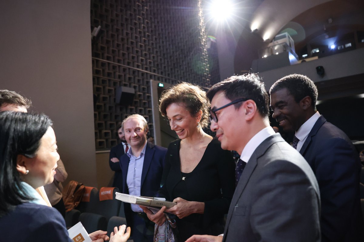 Honorée d’avoir délivré la leçon inaugurale 2024 de l’Ecole de Chaillot aux côtés d'<a href="/elounasso/">Lazare Eloundou</a> pour souligner le rôle du #patrimoine &amp; de l'#architecture pour relever les défis de notre siècle, et l'importance que la voix des architectes soit entendue sur ces questions cruciales.