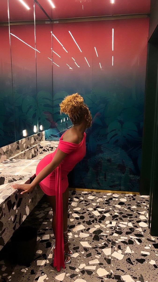 Celine🌸 tweet media