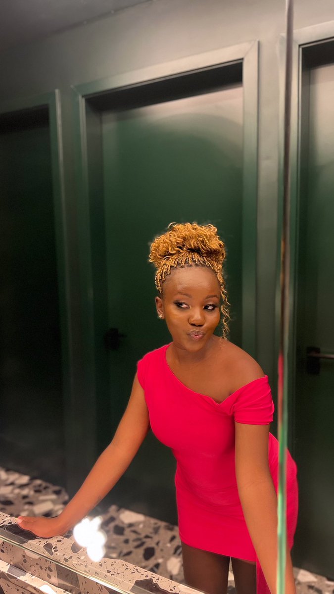 Celine🌸 tweet media