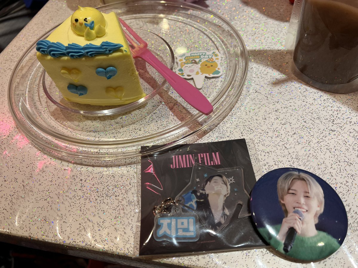 jiminpen13_army's tweet photo. お次はこちらෆ⸒⸒⸜( ˶'ᵕ'˶)⸝
여름 @yolumlovesyou さん☕️🩷ྀི
ソウルタウンでの素敵な出会いで繋がった
チング🐨(←勝手にすみません)
からの情報で予約をして、
やって来ました素敵空間🍀
マイラバニム @myloverjimin 님
最高でした….🥹🥺混んでたけど
店内で🍰🍴𓈒𓂂𓏸
#SWEETSERENADE https://t.co/BLhTtJmNfD