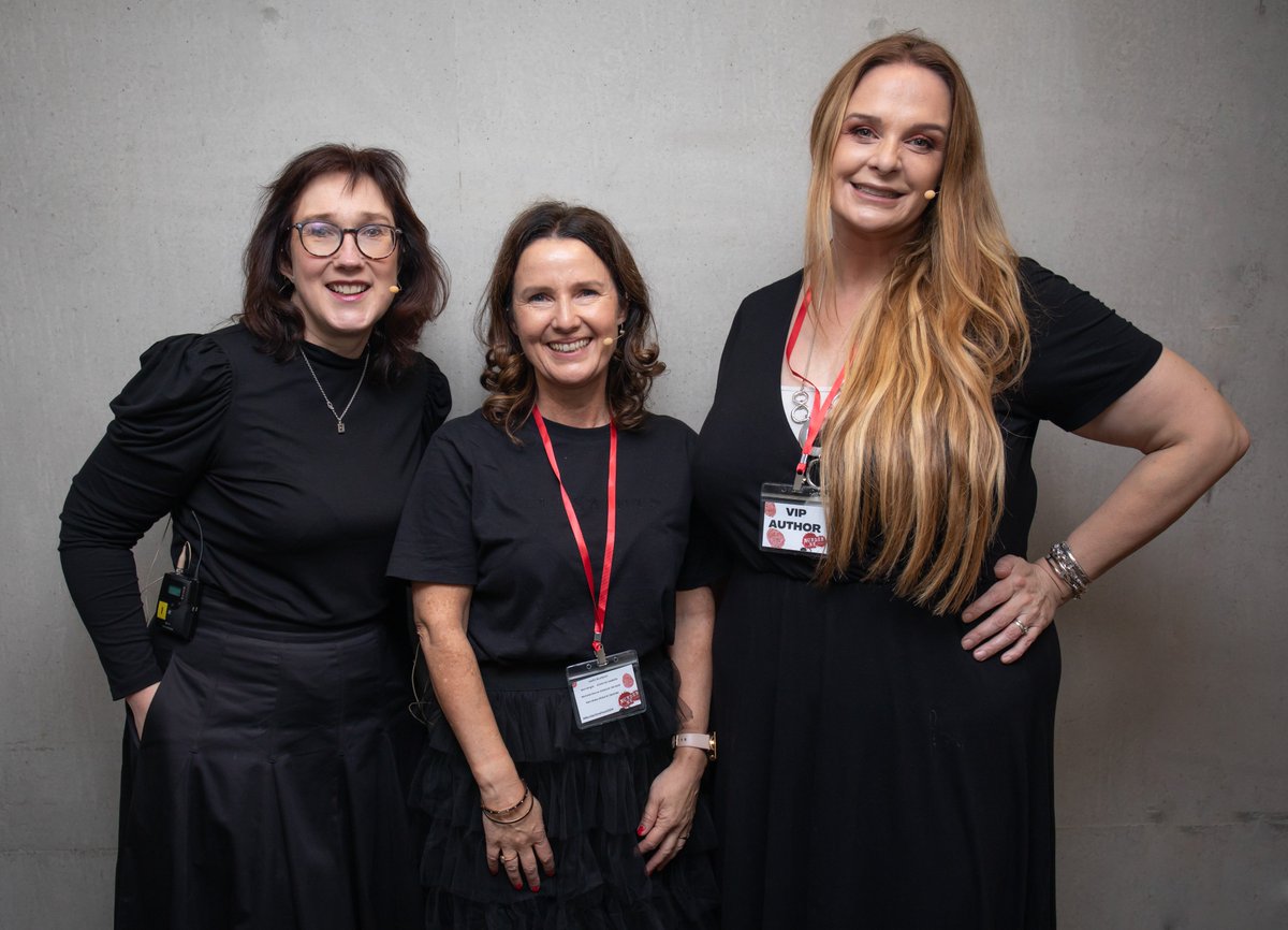 <a href="/CLTaylorauthor/">CL Taylor</a> &amp; <a href="/AndreaMaraBooks/">Andrea Mara</a>  (Saturday in conv w/ <a href="/samblakebooks/">Sam Blake</a> )