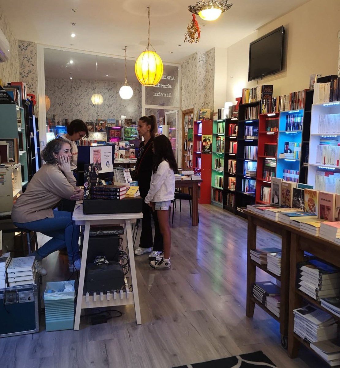 Librería La Puerta de Tannhäuser tweet media