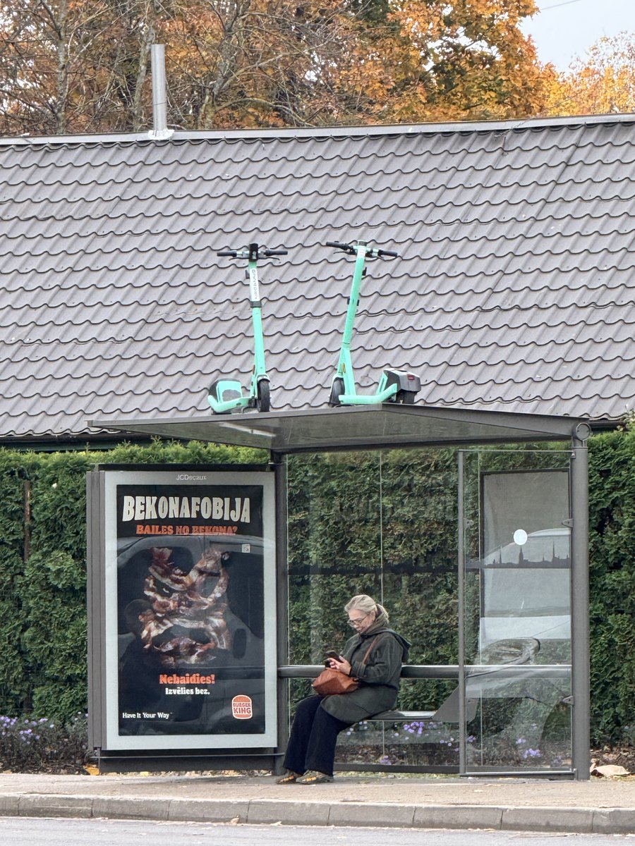 lilEmīls tweet media