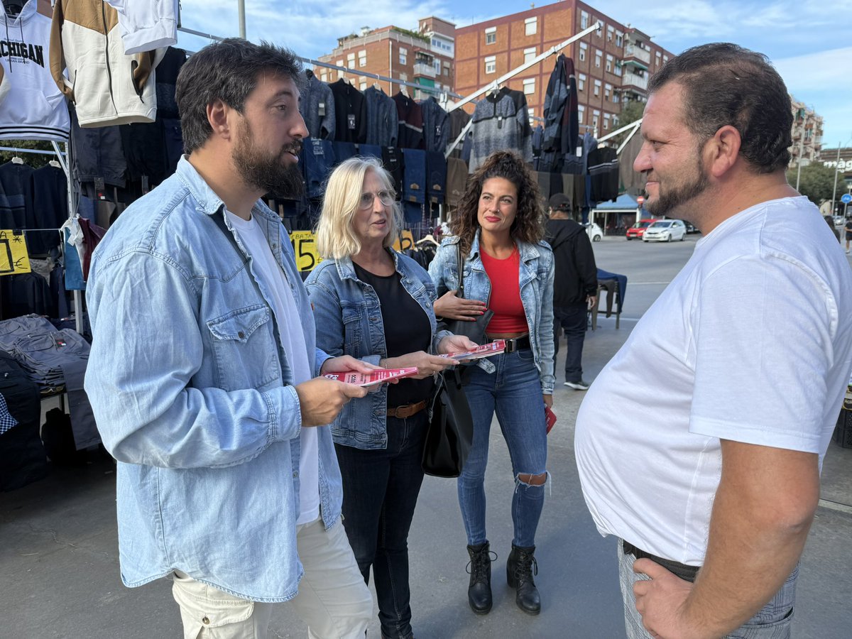 Fernando Carrera (@fercarreralopez) on Twitter photo š§„En los encantes delĀ GorgĀ explicando los descuentos de los "Badabons" a las vecinas y vecinos de #Badalona.
š¹Gracias al <a href="/PSC_Badalona/">PSC Badalona</a> los vales descuentos han sido una realidad este aƱo. š§„En los encantes delĀ GorgĀ explicando los descuentos de los "Badabons" a las vecinas y vecinos de #Badalona.
š¹Gracias al <a href="/PSC_Badalona/">PSC Badalona</a> los vales descuentos han sido una realidad este aƱo.
