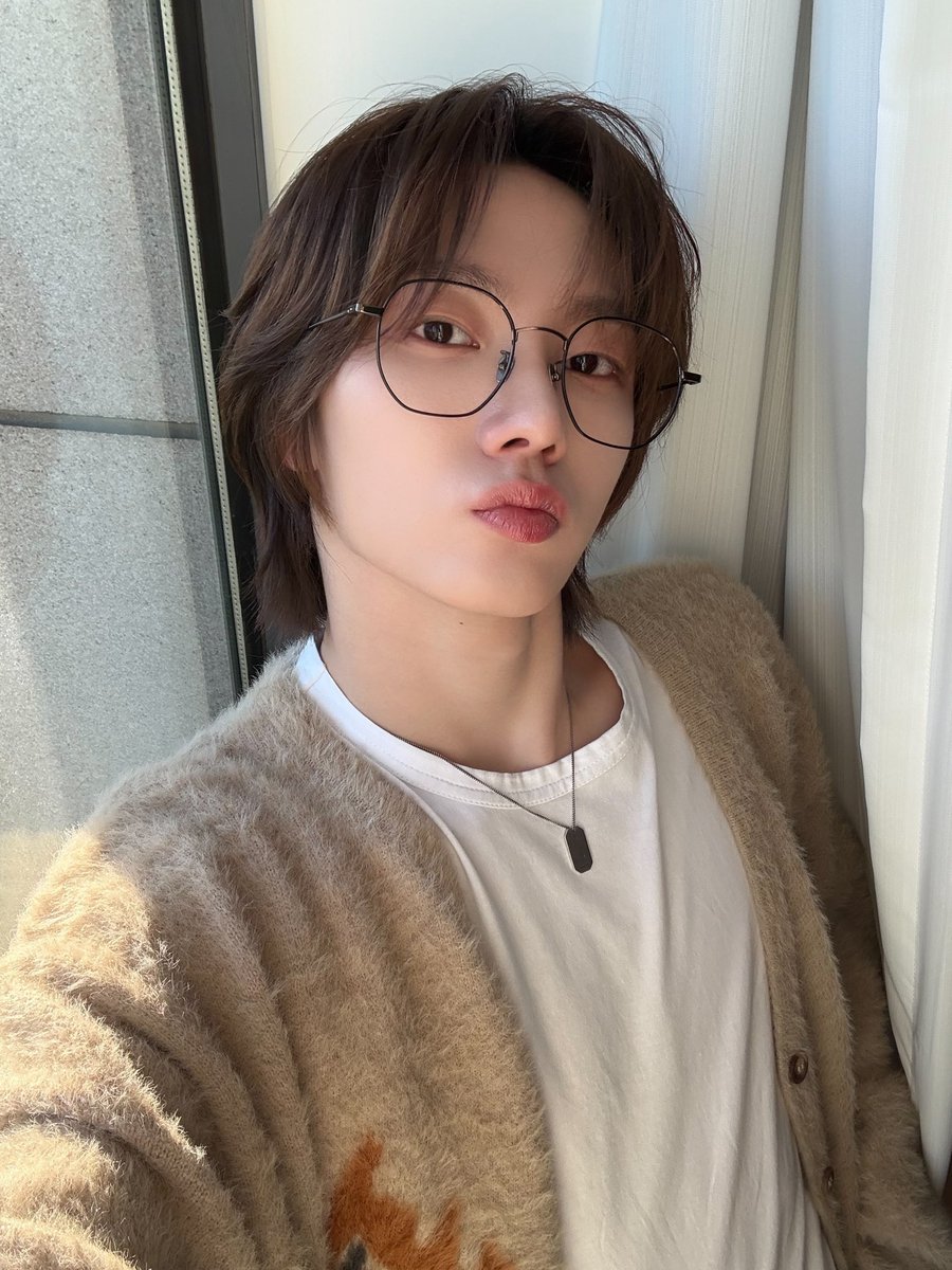 BOYNEXTDOOR_twt's tweet image. 원도어는 가을에 뭐 입어?

#보이넥스트도어 #BOYNEXTDOOR
#성호 #SUNGHO