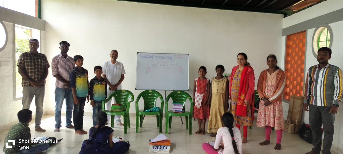 OneNgoTrust1's tweet photo. 1NGO donated notebooks to Sahabalve, supporting their work in Karnataka. Shobha Arun led a music session for Kannada Rajyotsava, and Sahabalve will distribute school bags to kids in November. 

Visit: https://t.co/5SK89vdvRW

#DaanUtsav #1NGO #givingback https://t.co/8SxYHMJR9i