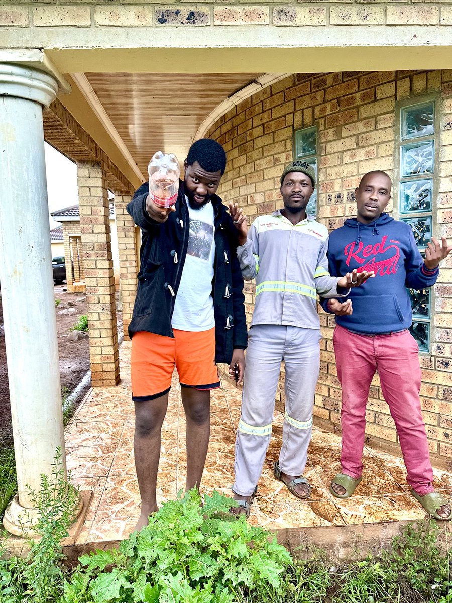 mrdoubled04's tweet photo. Enkandla zikhona insizwa hhay suka nini madoda https://t.co/HOyvrWLfMb