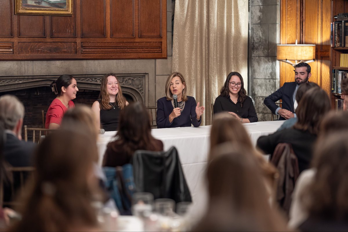 Margaret Sullivan (@sulliview) on Twitter photo I got a chance to talk to stellar <a href="/ChicagoMaroon/">The Chicago Maroon</a> student journalists over the weekend at <a href="/UChicago/">The University of Chicago</a> Quadrangle Club. (Photo by Jason Smith.) We covered ethics, democracy,
local journalism, the election, careers and more I got a chance to talk to stellar <a href="/ChicagoMaroon/">The Chicago Maroon</a> student journalists over the weekend at <a href="/UChicago/">The University of Chicago</a> Quadrangle Club. (Photo by Jason Smith.) We covered ethics, democracy,
local journalism, the election, careers and more