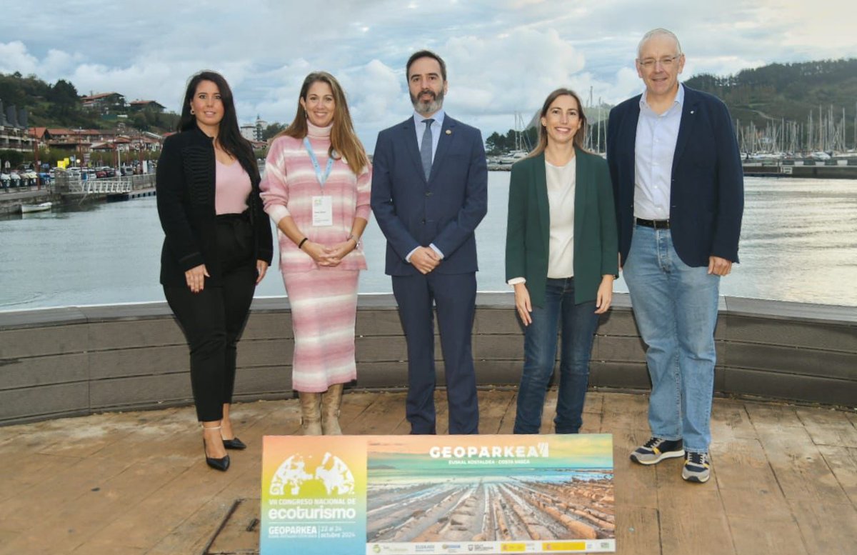 🔍 El Consejero <a href="/JHurtadoGV/">Javier Hurtado</a> inaugura el VII  #CongresoEcoturismo24 destacando la apuesta por el turismo sostenible 🌿

Con la participación de expertos y representantes de diversos geoparques, el Congreso que se celebra en Zumaia del 22 al 24 de octubre, tratara temas clave para