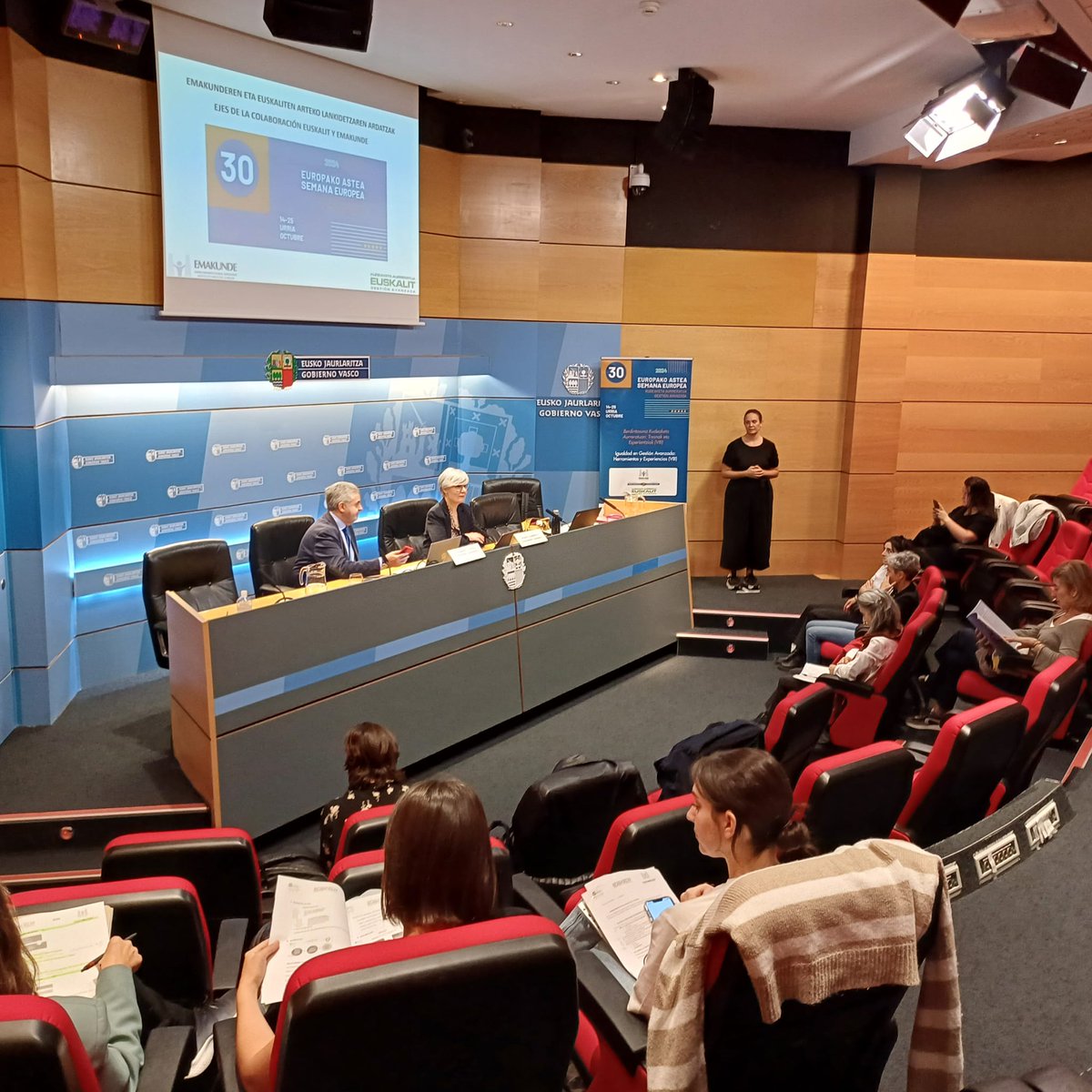 #KudeaketaAurreratua eta berdintasuna batera doaz. <a href="/EUSKALIT/">EUSKALIT</a>-ek antolatzen duen #EuropakoAstea-ren barruan, <a href="/SATSE_Euskadi/">SATSE Euskadi</a>, Bidelan, <a href="/SartuAraba_ce/">CENTROS DE EMPLEO (SARTU-ALAVA)</a>, <a href="/ulmapackaging/">ULMA Packaging</a>, <a href="/Euskalduna_eus/">Euskalduna Bilbao</a> eta <a href="/ikaslangipuzkoa/">IKASLAN GIPUZKOA</a>-ren jardunbide egokiak aurkeztu ditugu: loom.ly/AwVNjOc