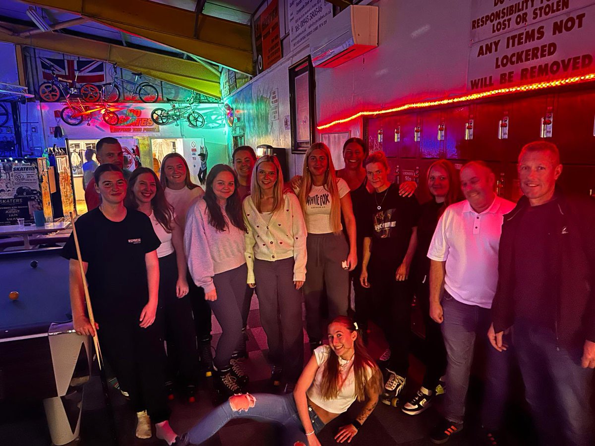 MTFC_Ladies's tweet photo. ✨TEAM SOCIAL✨

This months social event was a trip to skaters! A lot of competitiveness was shown along with different levels of ability👀 a few bumps and bruises along the way but smiles all round! https://t.co/CBYdQNANEC