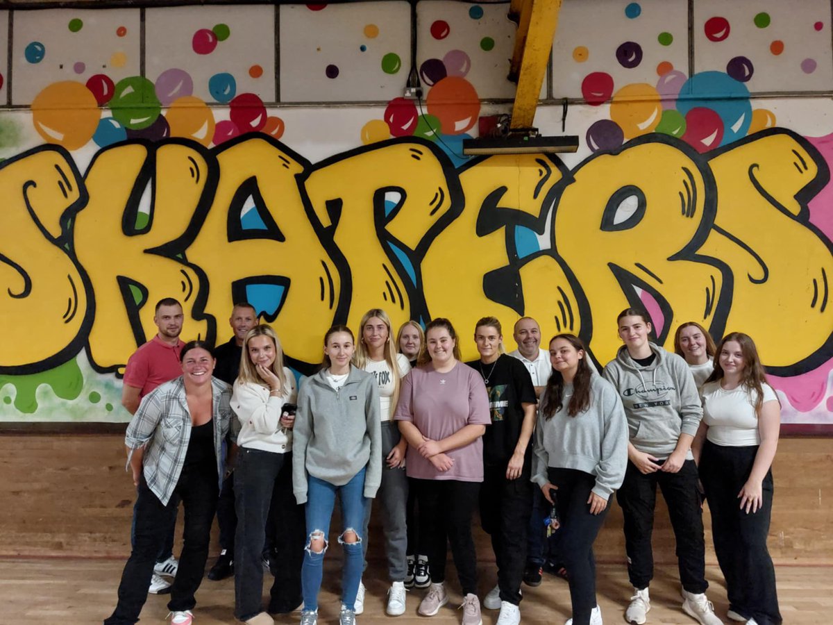 MTFC_Ladies's tweet photo. ✨TEAM SOCIAL✨

This months social event was a trip to skaters! A lot of competitiveness was shown along with different levels of ability👀 a few bumps and bruises along the way but smiles all round! https://t.co/CBYdQNANEC