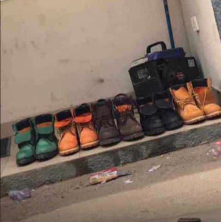 main_ibro's tweet photo. Only you get 5 Timberland,but you no get any land 😂 https://t.co/O1rV4Ba1xY