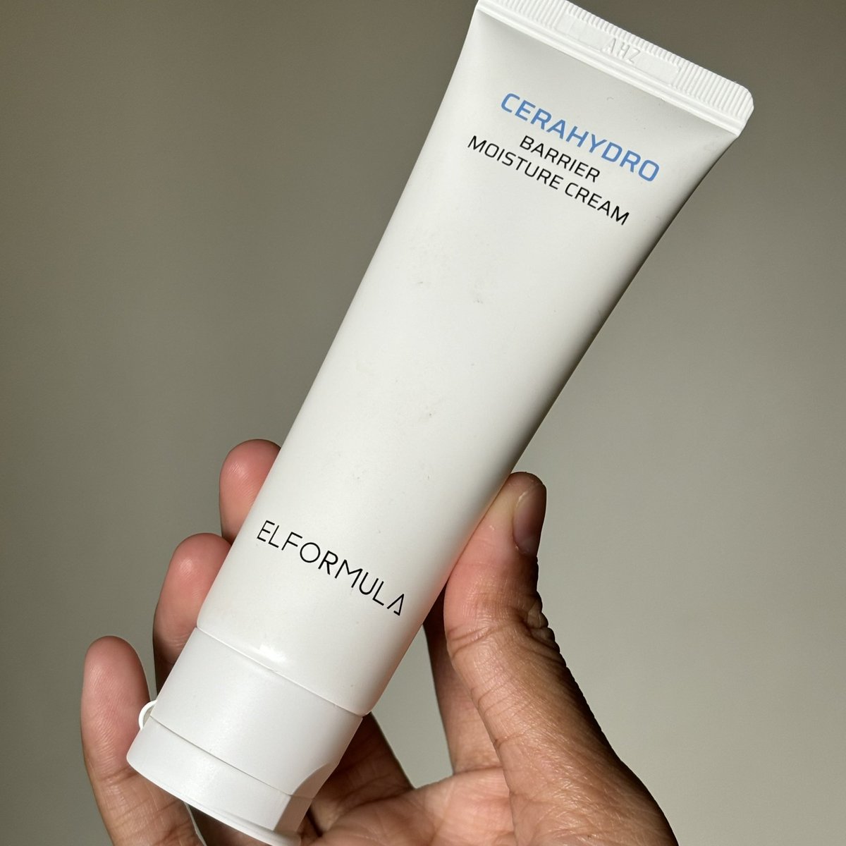 dryskin yg relate sama bruntusan/kemerahan!!! HARUS COBA INI🙌🏻

nah ini moisturizer gong tahun ini bener-bener tercipta untuk kulit kering kaya gue😭👍🏻