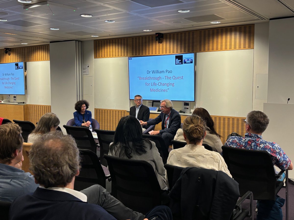 HaydayLab's tweet image. What an amazing evening at @TheCrick! We celebrated the launch of &quot;Breakthrough-The Quest for Life-Changing Medicines&quot; by Dr William Pao, a brilliant clinical academic &amp;amp; former leader at @Roche and @pfizer . Proud to see Hayday lab&apos;s first MPD-PhD student thrive! #drugdiscovery