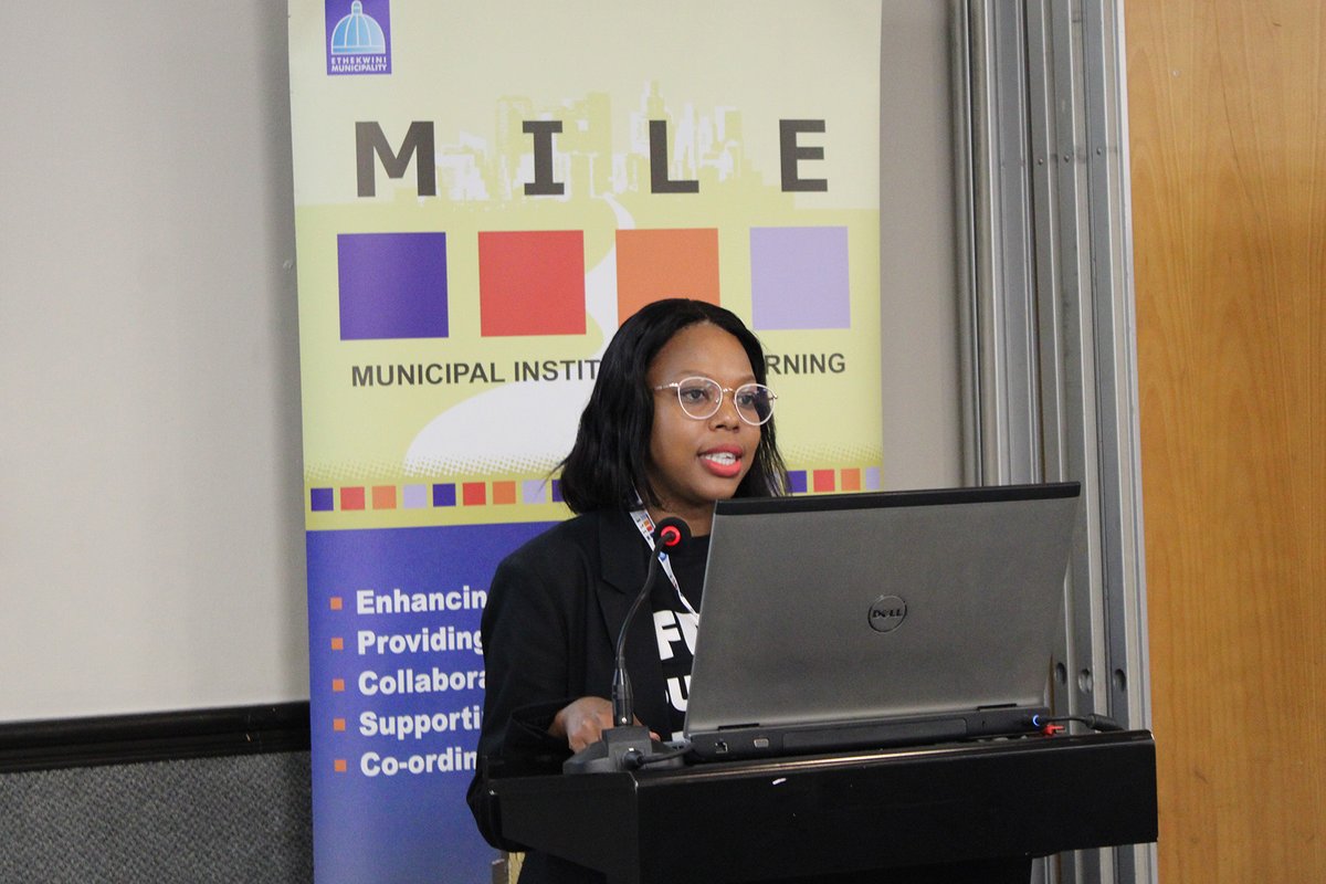 eThekwiniMILE's tweet photo. 🌍 Setting the Scene:  Art of Facilitating and Documenting LED Strategy Review Workshops 🌍
We kicked off the session with insights from Ms. Viwe Sibelekwana (DCoG - LEDP), diving into why a robust Local Economic Development (LED) Strategy is essential. #LEDStrategy #EconomicDev https://t.co/acmnOVXS9E