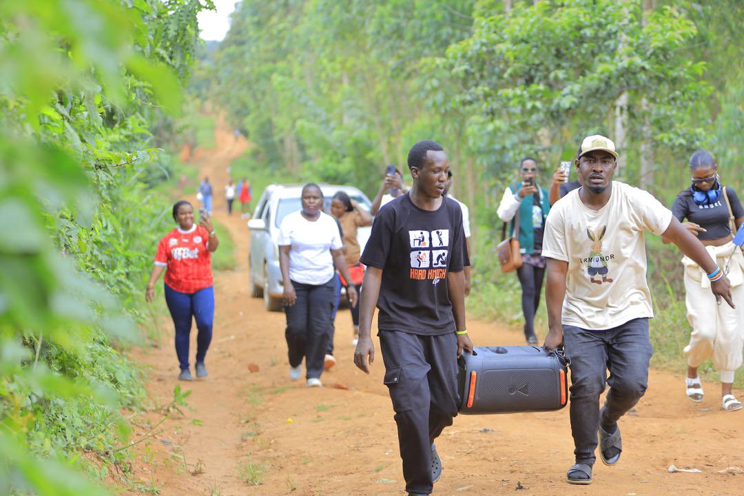 Ewaffe Cultural Village (@ewaffevillage) on Twitter photo How our guests arrived on footu last weekend! Have you visited #Ewaffe?
Let’s book you in any day for a cultural immersion #Ewaffeculturalvillage
📷<a href="/marvinmiles256/">Marvinmilesphotography</a> How our guests arrived on footu last weekend! Have you visited #Ewaffe?
Let’s book you in any day for a cultural immersion #Ewaffeculturalvillage
📷<a href="/marvinmiles256/">Marvinmilesphotography</a>
