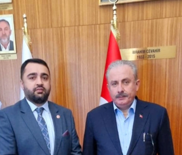 Bugün, geleneksel olarak vakfımızın düzenlediği 8. Balık Festivali yoğun bir katılımla ve büyük bir coşkuyla gerçekleşti. Programımıza, önceki dönem TBMM Başkanımız Sn. Mustafa Şentop ve vakfımızın Genl Başkanı Yusuf Cevahir başta olmak üzere birçok değerli protokol üyesi katıldı