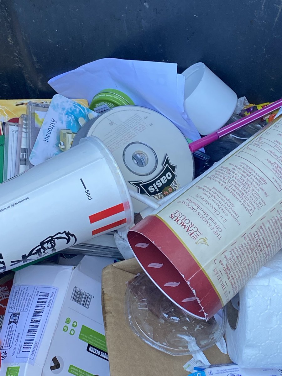 ⁦<a href="/liamgallagher/">Liam Gallagher</a>⁩ best place for this shiiiitttteeeeeee in the bin lad