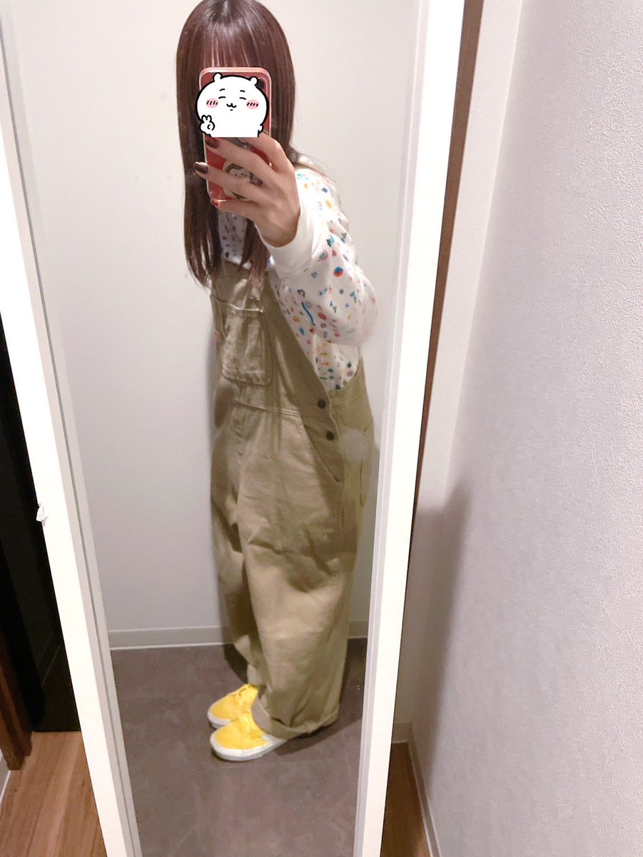oekakirenjaaa's tweet photo. ‹:)~❀
#aiko #aikoジャンキー #ジャン花 #LLP23 #aikoツアーグッズ #冬待つオーバーオール https://t.co/jZZe76X4xh