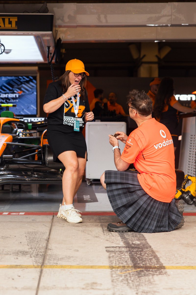 McLarenF1's tweet photo. A papaya proposal. 💍

Congratulations to the happy couple. 🧡🤗 https://t.co/S71svXPyFV