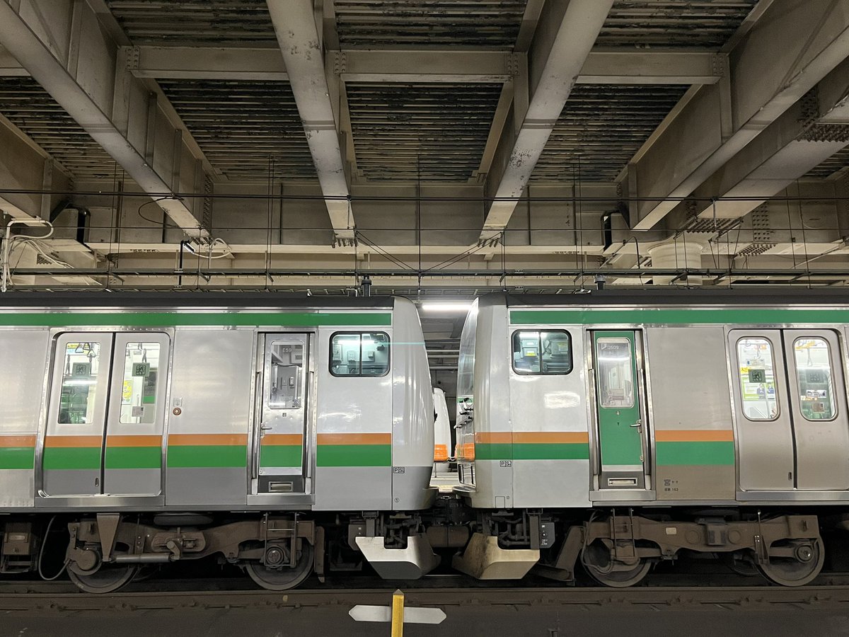 熊谷駅の1番線、2番線どっちも停車してるのは初めて見たかも。