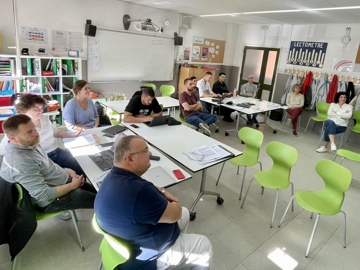 Trobada taller #BalançBéComú amb <a href="/FEDACerdanyola/">FEDAC Cerdanyola</a> <a href="/FEDACRipollet/">FEDAC-Ripollet</a> <a href="/FEDACMontcada/">FEDAC Montcada</a> 
Els 4 #valors EBC en relació amb els treballadors:
dignitat, solidaritat, sostenibilitat i transparència i participació
<a href="/EBC_Catalunya/">Assoc EBC Catalunya</a> 
#TEAL