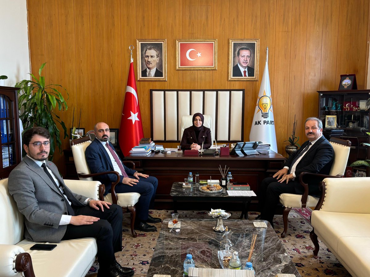 Aile Hekimliği Mesaimiz TBMM’de Devam Ediyor

Aile hekimliği yönetmelik taslağına yönelik bilgilendirme ziyaretlerimizi TBMM’de sürdürüyoruz.

Bugün de Genel Başkan Yardımcımız Mustafa Irgatoğlu ve Hekim Komisyonu Başkanımız Dr. Hüseyin Alperen Güldiken ile birlikte AK Parti Grup