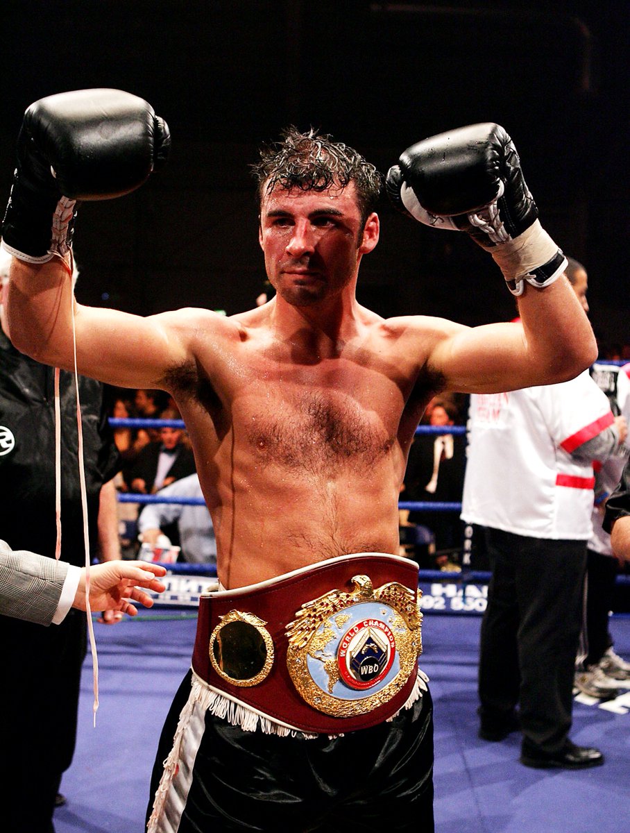 DAZNBoxing's tweet photo. Super @JoeCalzagheCBE #OTD in 2004 🏴󠁧󠁢󠁷󠁬󠁳󠁿

46 fights... 46 wins. Best British fighter ever? https://t.co/6cEXOdOcpo