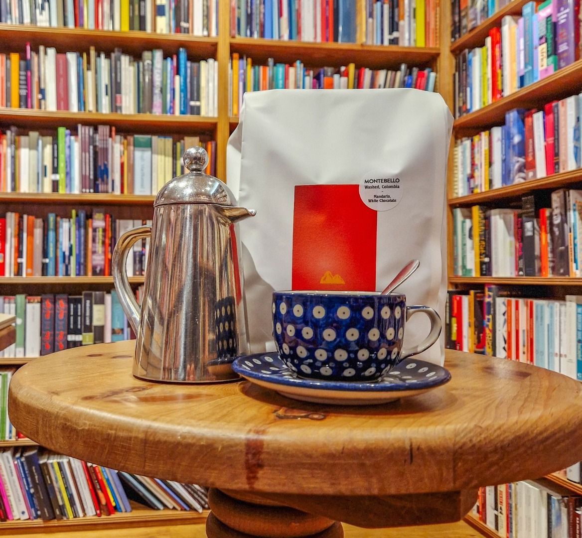 Topping &amp; Company Booksellers of St Andrews is now serving Cairngorm Coffee's Montebello! ☕️

Best part? Their coffee is complimentary! Swing by, savour a cup, and explore their wonderful collection of books. ☕📖

| Shop | Play | Indulge | Stay |
#LoveStAndrews