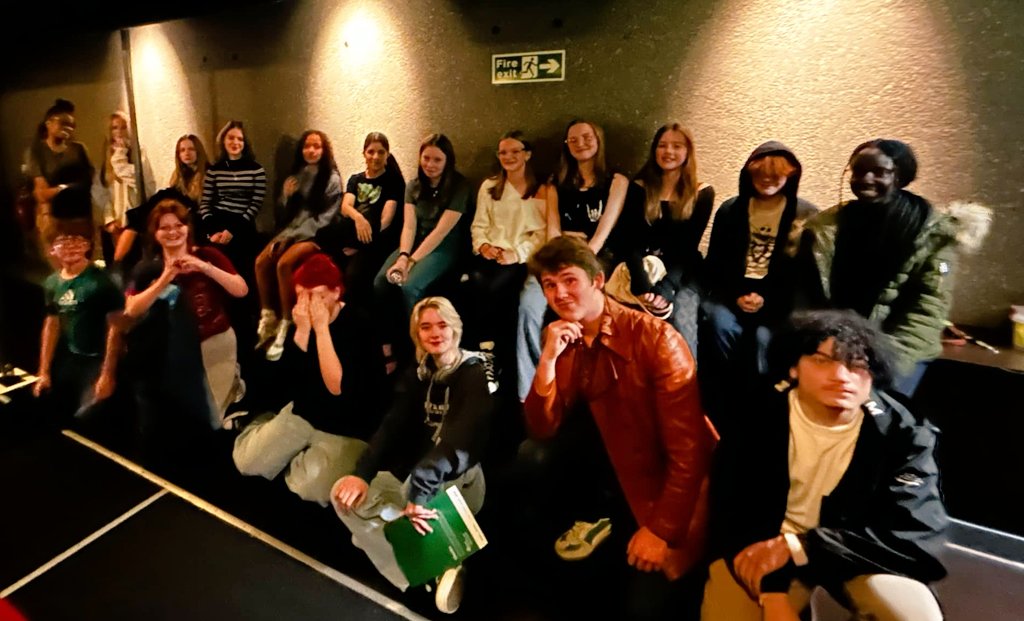 On Saturday, our 14-19s Theatre HUB had a visit from <a href="/BelgradeTheatre/">Belgrade Theatre</a> Associate Director <a href="/JZorenti_Nakhid/">Jay Zorenti-Nakhid 🇪🇺🇹🇹</a>

Jay taught the group some of his rehearsal room techniques and answered questions about <a href="/actordja1/">Daniel Anderson. 👩🏾‍🦲</a>'s play #Revealed ahead of our visit to see the show last night 🤩🎭